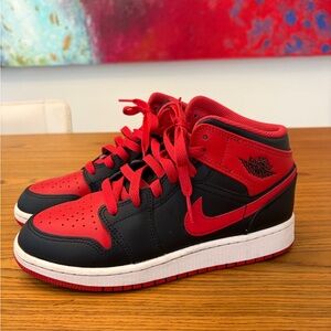 Nike Air Jordan 1 Mid (GS) Shoes Black Fire Red White DQ8423-06L high tops